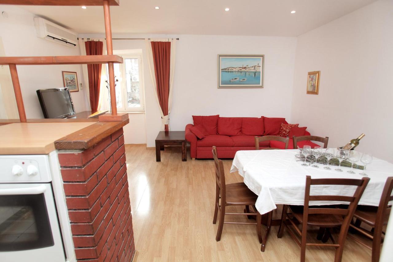 Phaedra Apartment Трогир Экстерьер фото